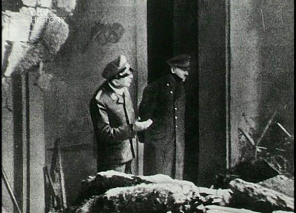 19. Adolf Hitler'in son fotoğrafı, 30 Nisan 1945