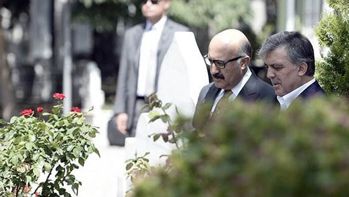 Abdullah Gül'den Erbakan'ın Mezarına Ziyaret