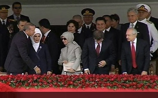 Erdoğan'ın Eli Havada Kaldı