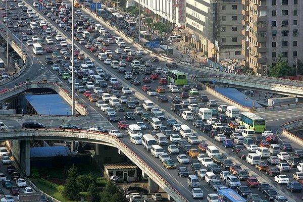 Hızla artmaya başlayan trafik