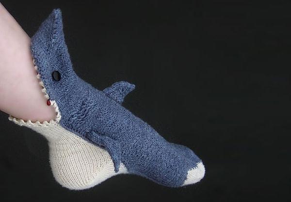 5. Köpekbalıklı çorap
