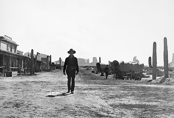 17. My Darling Clementine (İmdb: 7.8)