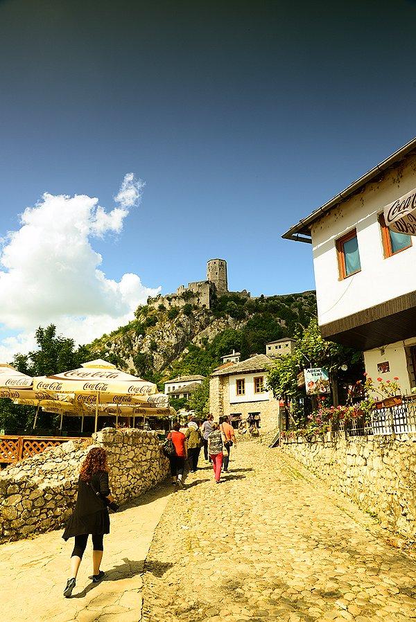 3. Bosna Hersek'te Mostar - Trebinje yolunda mimarisi ile dikkat çeken Türk köyü Pocitel.