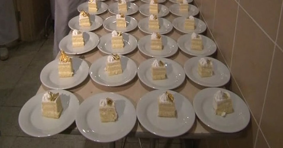 İşadamının Düğününde Altınlı Pasta Dağıtıldı