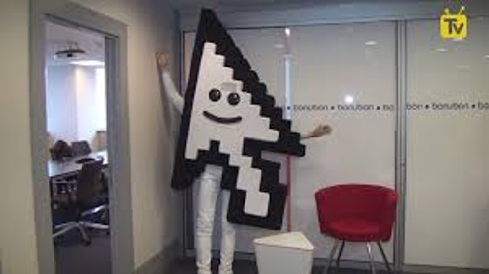 Ofis Masalarında Bulunan 10 Saçma Obje