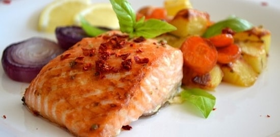 Fırında Sebzeli Somon