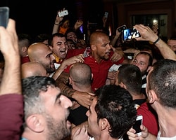 Melo Taraftara Üçlü Çektirdi