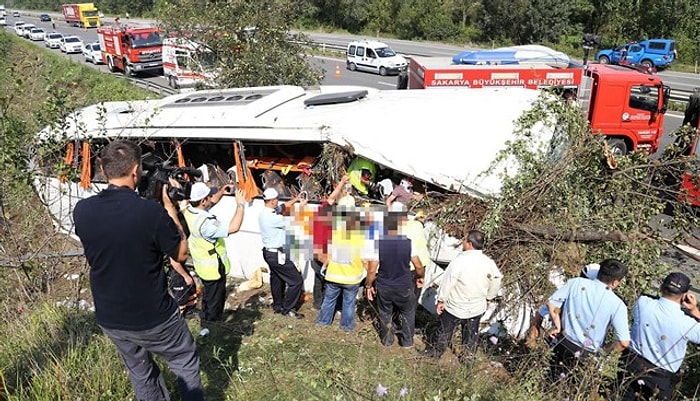 Sakarya'da Yolcu Otobüsü Devrildi