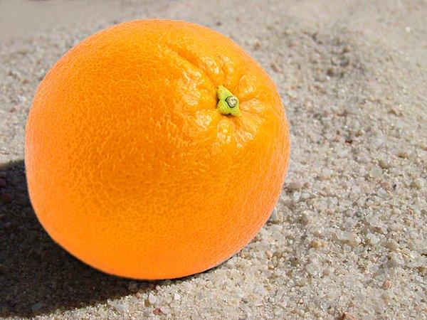 17. Eğer Dünya kum tanesi büyüklüğünde olsaydı, Güneş de muhtemelen bir portakal boyutunda olacaktı...