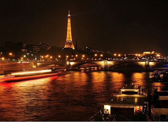 Değişik Açılardan Çekilmiş 15 Eiffel Kulesi Fotoğrafı
