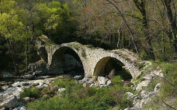 23. Antik Köprü, Fransa