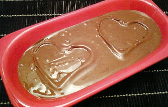 Çikolatali Pasta Cilası Nasıl Yapılır?