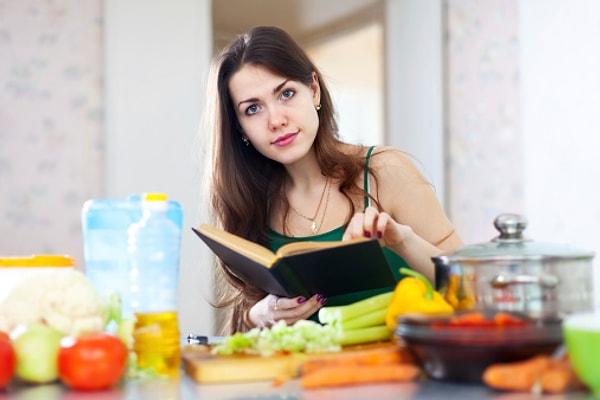 1. Vejetaryen hayatınızın ilk zamanlarında yemeklerinizi hazırlarken bilinçli bir çaba göstermeniz gerekir.