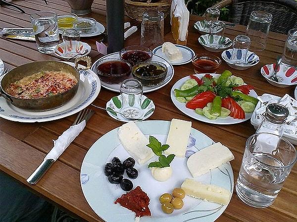 24. Türk kahvaltısı