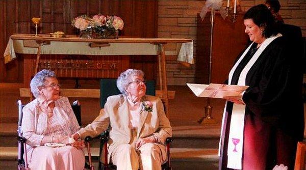 11. 72 yaşında evlenen lezbiyen çift