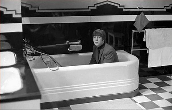 14. 'Hey Jude' parçasının stüdyo kaydı sırasında Ringo Starr tuvalete gitti.