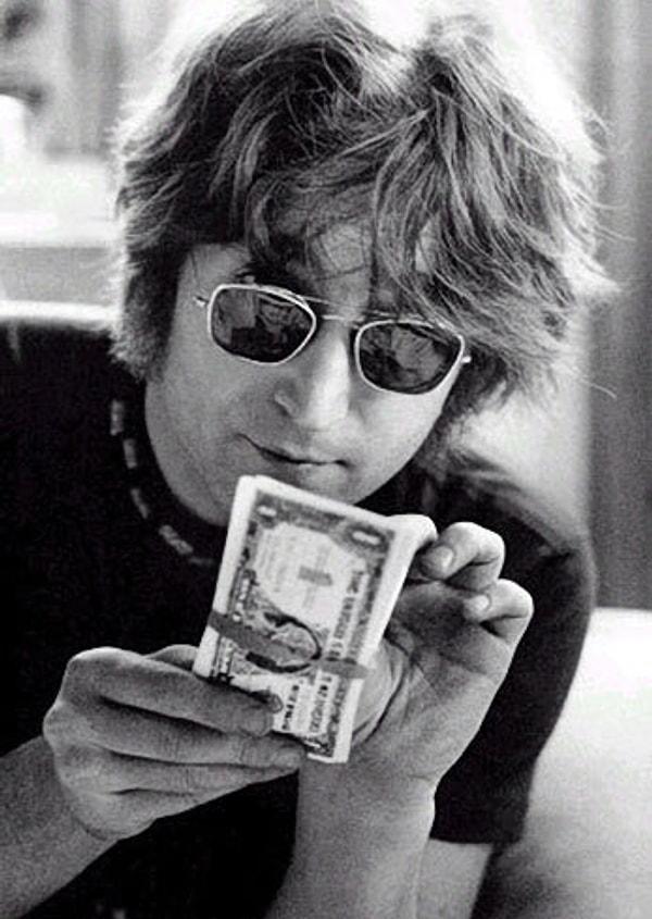 16. Lennon, Ocak 1969′da Disc dergisine verdiği bir röportajda Beatles’ın finansal durumunu şu sözlerle ortaya çıkarmıştı: