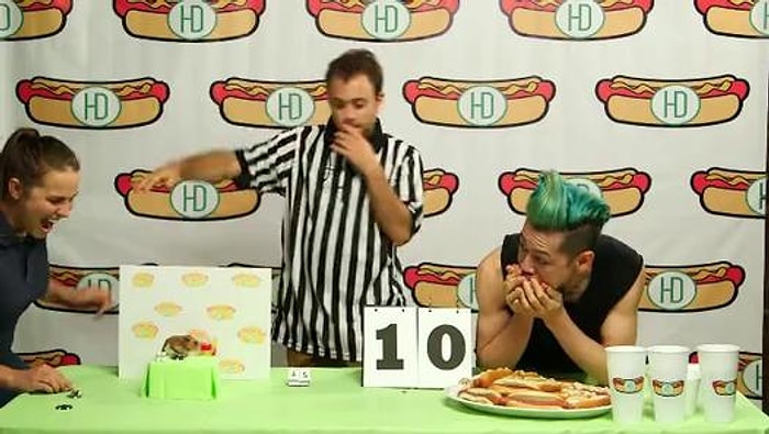 Yemek Yarışmasında Hamsterla Yarışmak