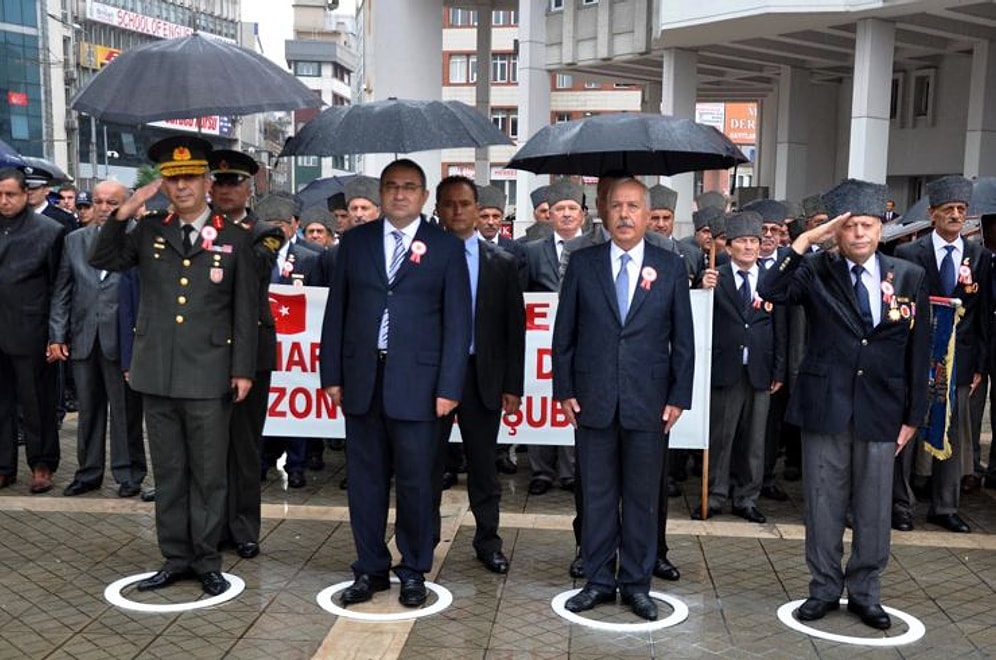 Gaziler Günü'nde Yüz Kızartan Görüntü