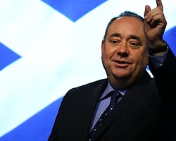 İskoçya Başbakanı Salmond İstifa Etti