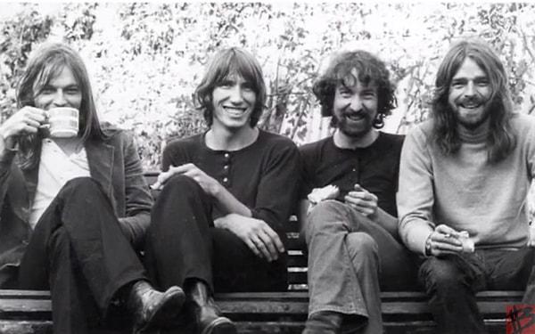12. Pink Floyd’un ‘Dark Side of The Moon’ albümü 200 müzik listesinde birden 741 hafta boyunca tepedeydi, 14 yıl!