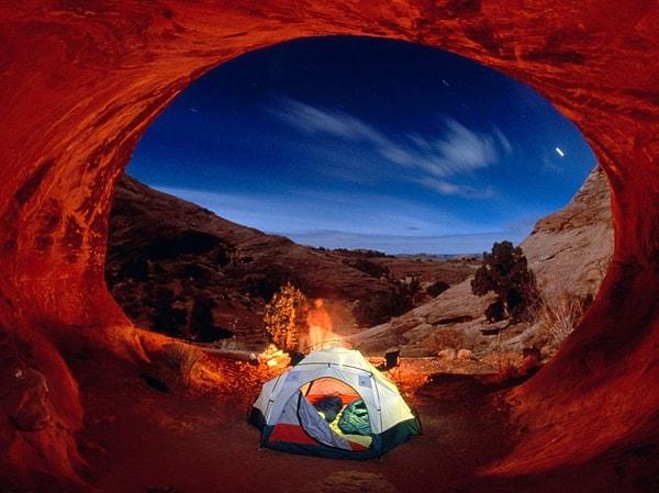 14. "Utah'da bulunan Arches Ulusal Parkı, akşam gittiğinizde adeta dünya dışı görüntülere sahip."