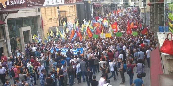 Taksim'de Binlerce Kişi Kobane'ye Destek İçin Yürüdü