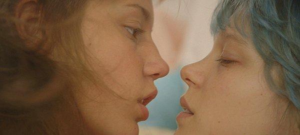 10.Léa Seydoux (Emma) ve Adèle Exarchopoulos (Adele)