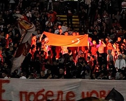 Sırbistan'da Türk Bayrağı Yakıp, F.Bahçe'ye Küfrettiler!
