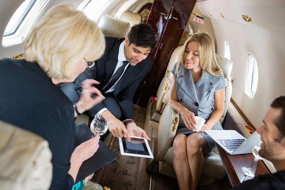 Zenginlere Özel 9.000 Dolarlık "Facebook"!