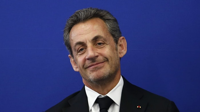 Sarkozy'nin 'Yolsuzluk Soruşturması' Askıya Alındı