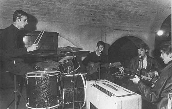 2. Baterinin başına Ringo Starr geçtikten sonraki ilk Beatles fotoğrafı (22 Ağustos 1962)