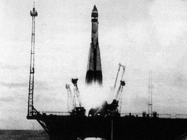 30. Sputnik 1, Sovyetler tarafından Uzay'a gönderilen ilk uydu fırlatılırken... (1957)