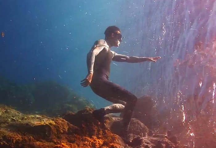 Suyun Altında Yürüyen Adamlar | The Ocean Brothers