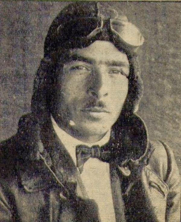 2- Av Uçağı tasarımını yapan ilk Türk Pilot.