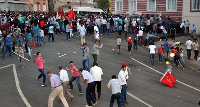 Diyarbakır'daki IŞİD Protestosunda Olaylar Çıktı