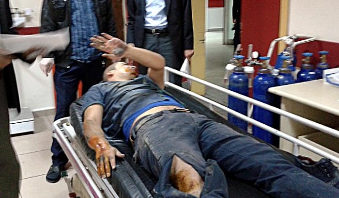 Öğrenci Yakınları Okul Basıp, Öğretmen Bıçakladı