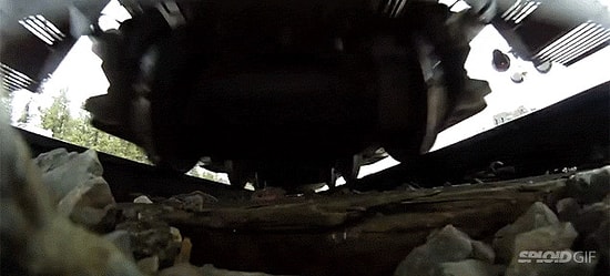 Saatte 120km Hız Yapan Trenin Raylardan Görüntüsü