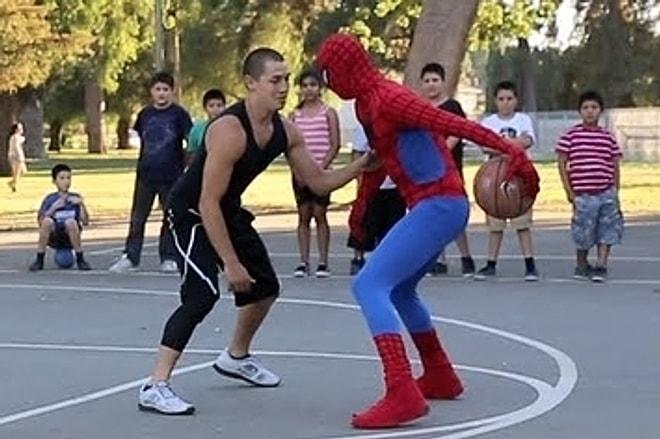 Sokak Basketbol Ustasının Spiderman Kıyafeti Giyip Trollenmesi