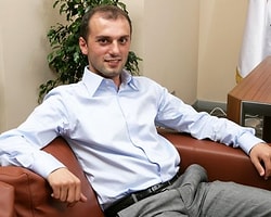 Sağlık Bakanı'na İnşaat Mühendisi Yardımcı Atandı