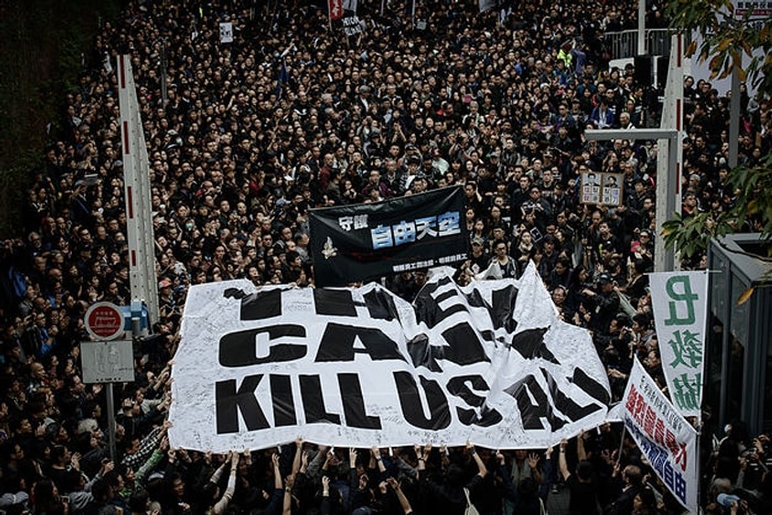 Hong Kong'da Gerilim Tırmanıyor, Çatışmalar Var