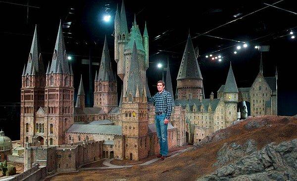 20. "Harry Potter"dan Hogwarts'ın aslında bir maketten ibaret olması..