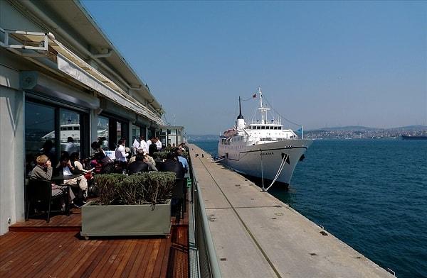 11. İstanbul Modern Sanat'ı gezip, denize karşı kahve içmek