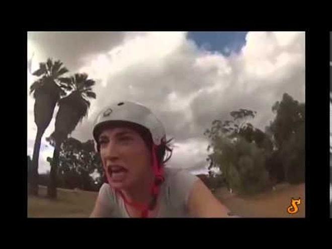 Bisikletli Kıza Saldırıp 3,5 Attıran Karga