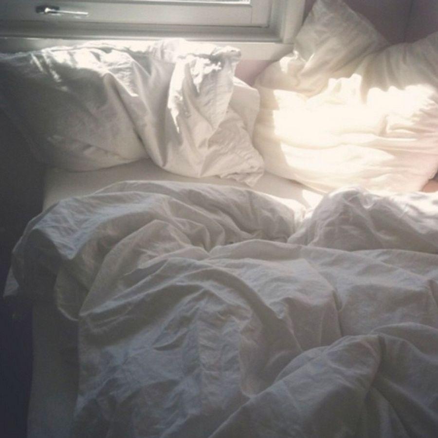 расправленная кровать во сне