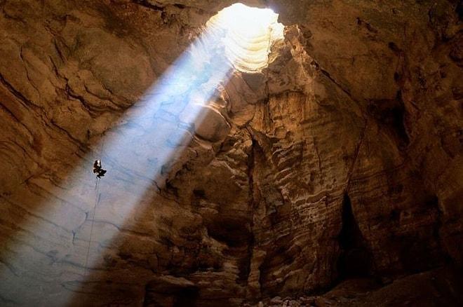 Oldukça Heybetli: Dünyanın En Derin Mağarası Krubera'ya Bir Bakın!