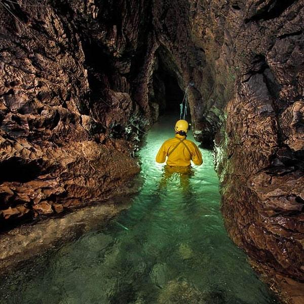 2.191 metre derinliği bulunan mağaranın uzunluğu ise 13.432 km’dir...