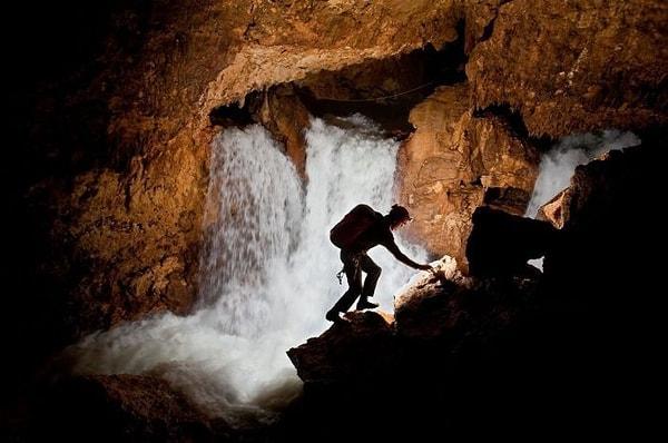 Mağara ismini Rus jeolog Alexander Kruber’den alır...