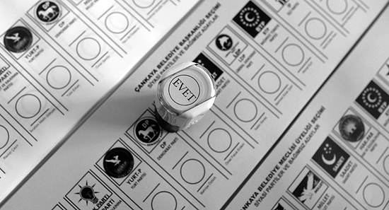 AKP, Genel Seçimleri Erkene Almaya Hazırlanıyor