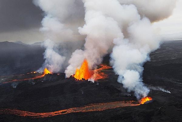 14. Tabakalı yanardağ, Holuhraun - İzlanda